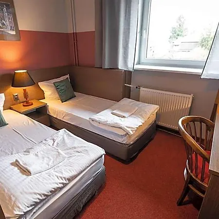 Podkowa Hotel *