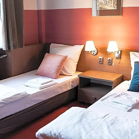 Hotel Podkowa *